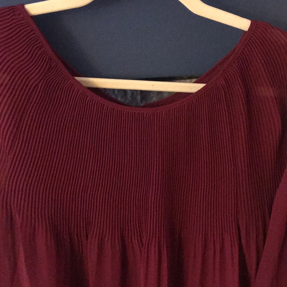 Red blouse size M - Picture 2 of 4